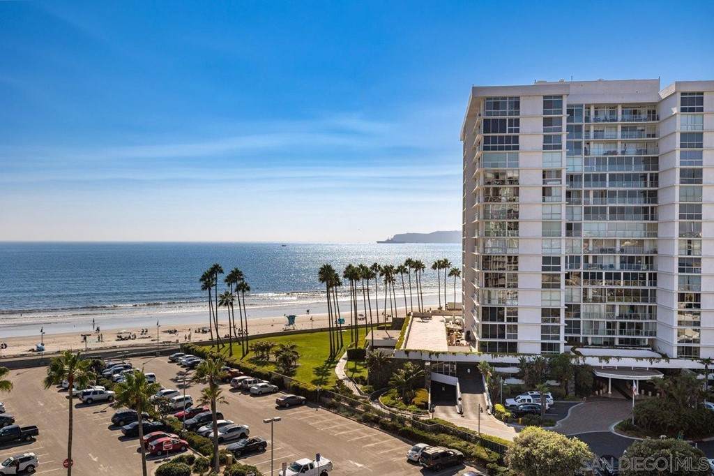 1810 Avenida Del Mundo - Photo 1