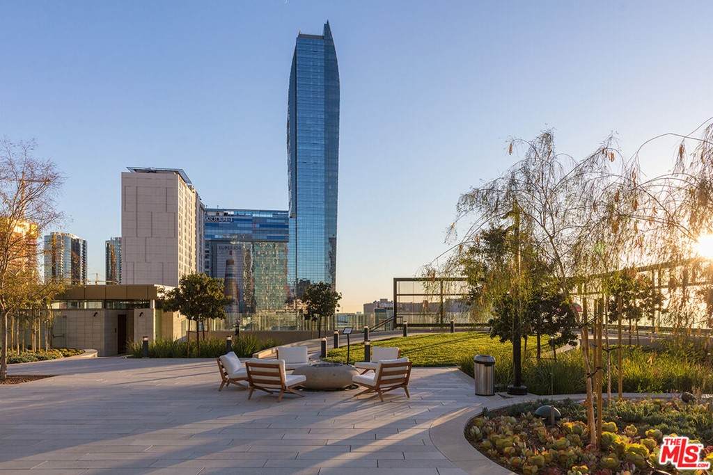 889 Francisco Street - Photo 1