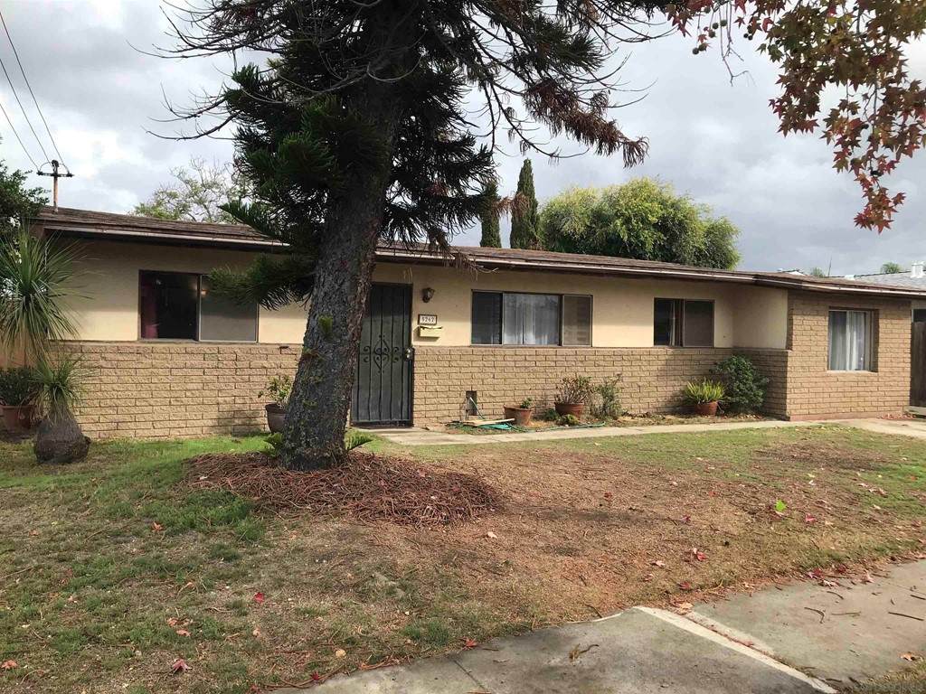 5262 Channing St - Photo 1