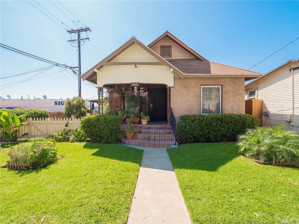 1315 Termino Avenue - Photo 1