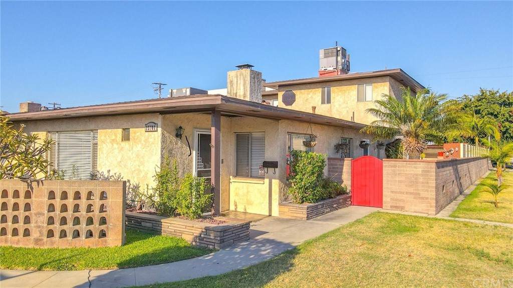 15701 California Avenue - Photo 1