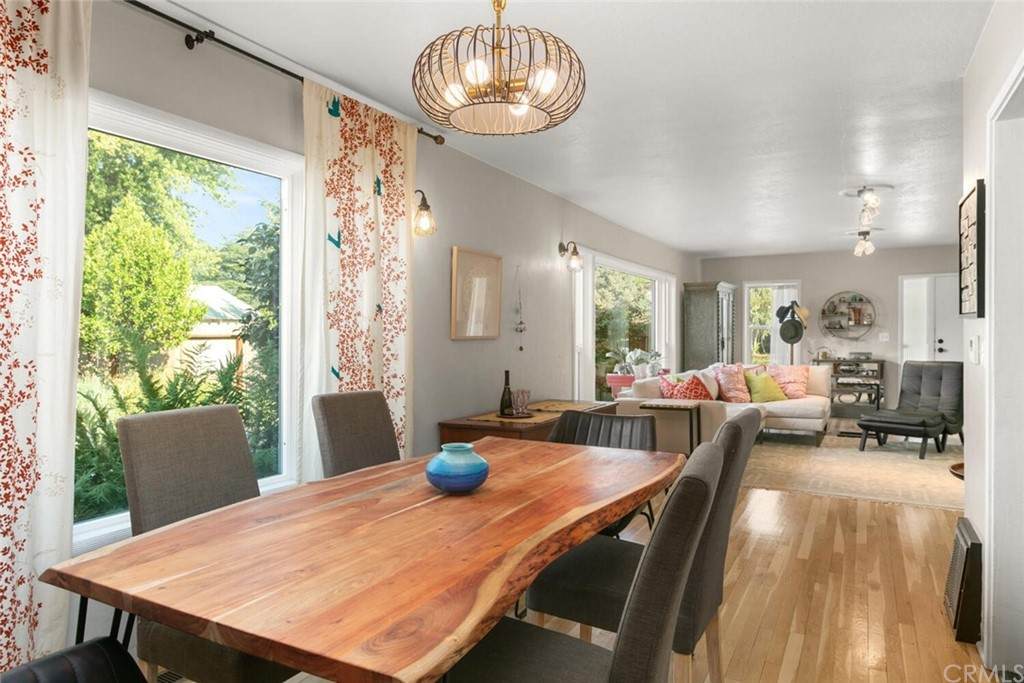 498 Sacramento Avenue - Photo 1