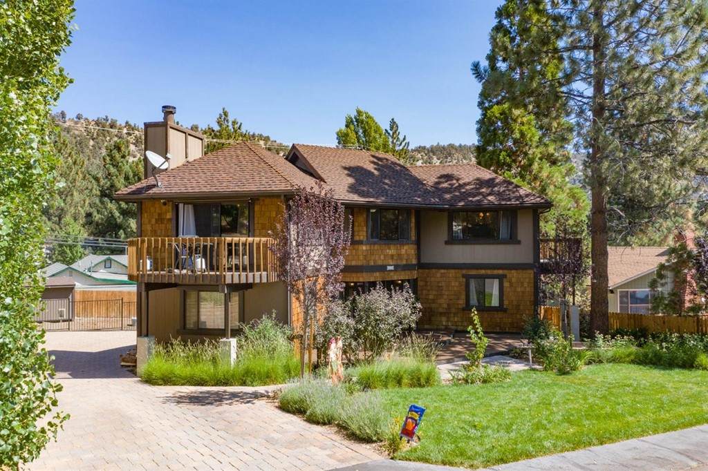792 Apple Avenue - Photo 1