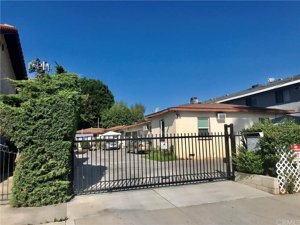 931 Charlotte Avenue - Photo 1