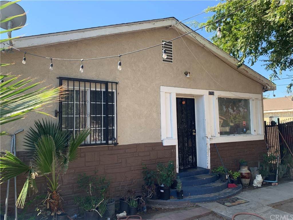 1711 11th Street - Photo 1