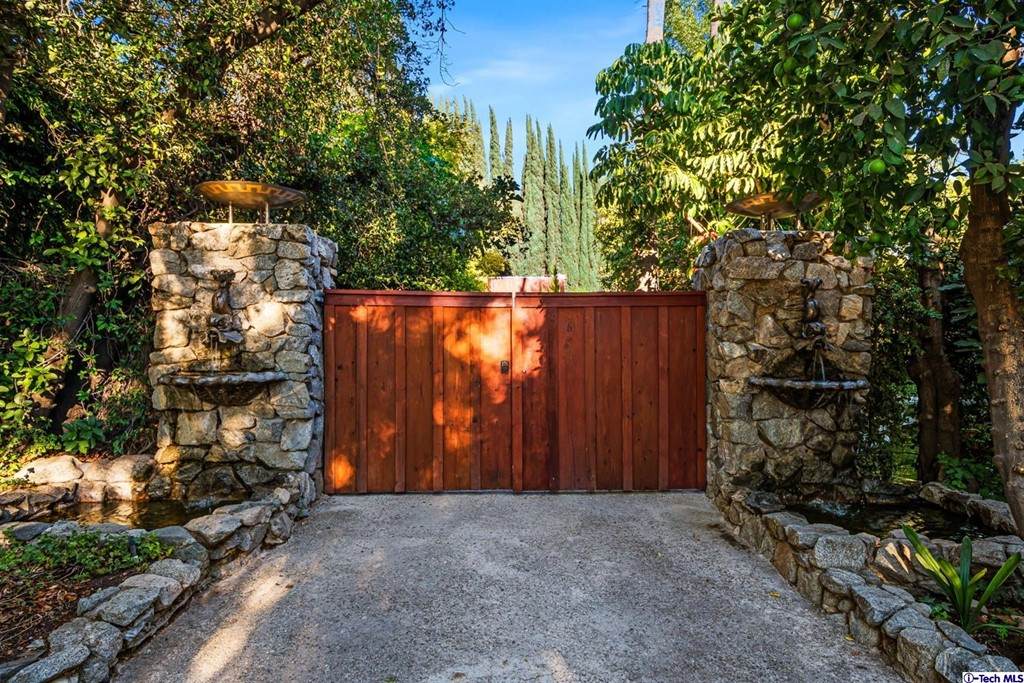 11414 Ruggiero Avenue - Photo 1