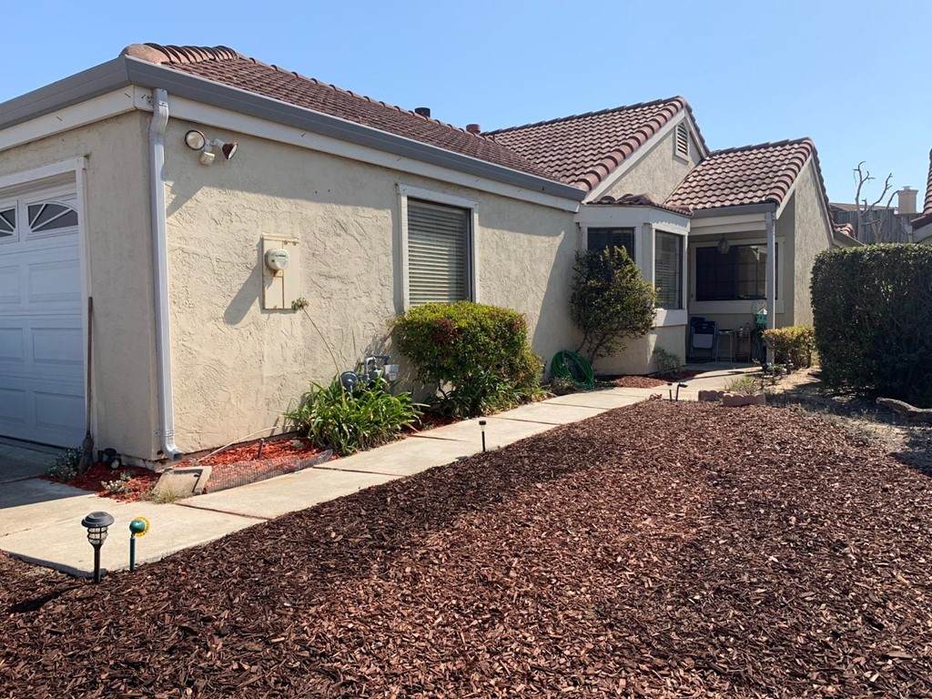 161 Dolphin Circle - Photo 1