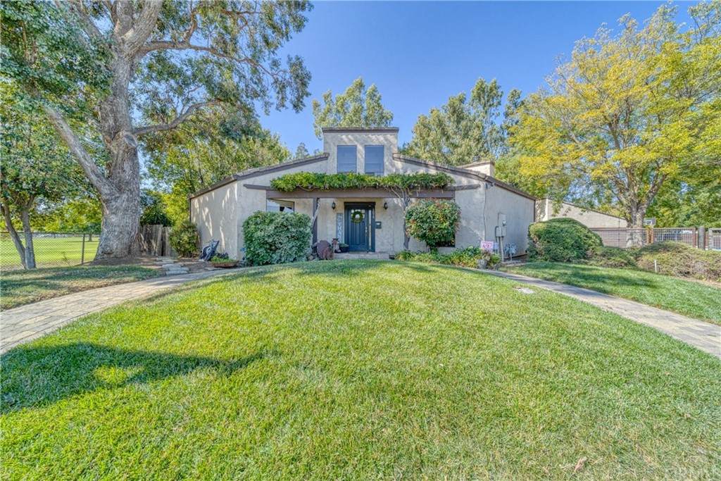 1075 Ash Street - Photo 1
