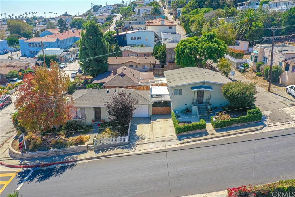 641 32nd Street - Photo 1