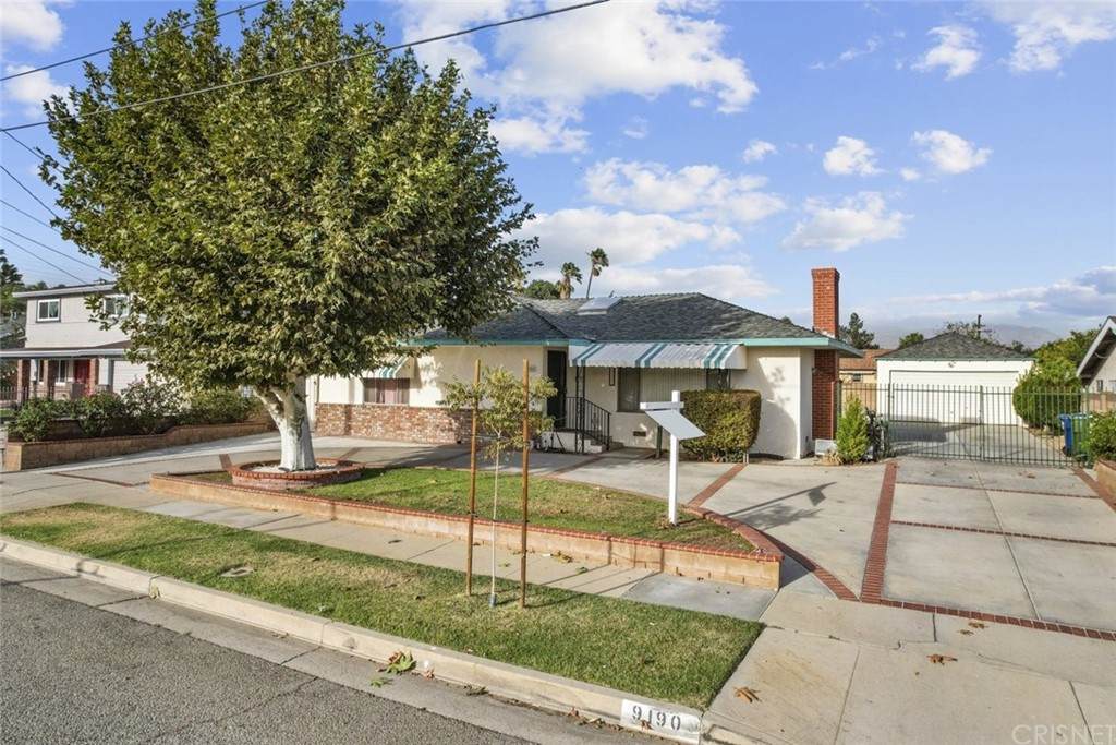 9190 Oneida Avenue - Photo 1
