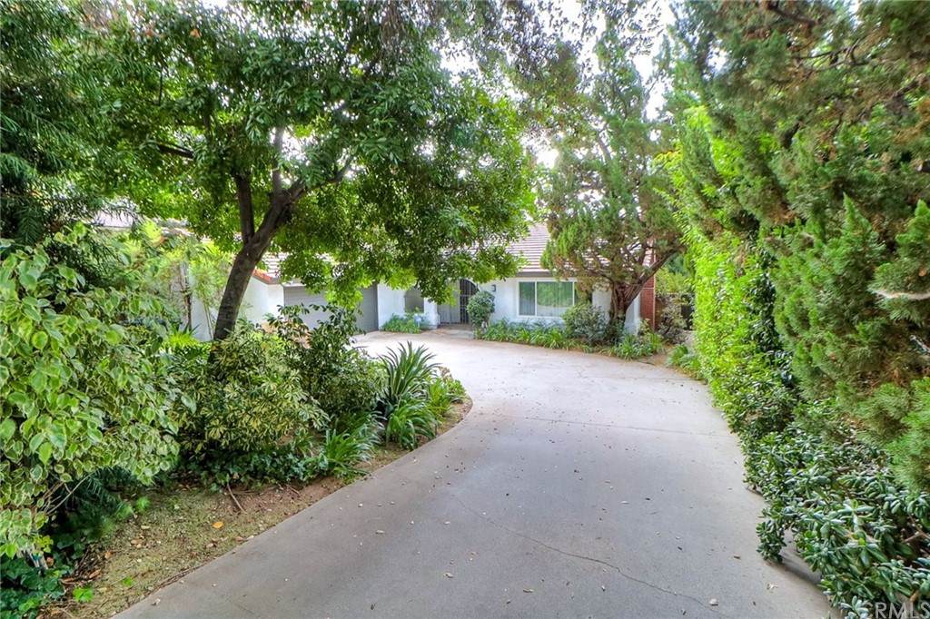 890 Foothill - Photo 1