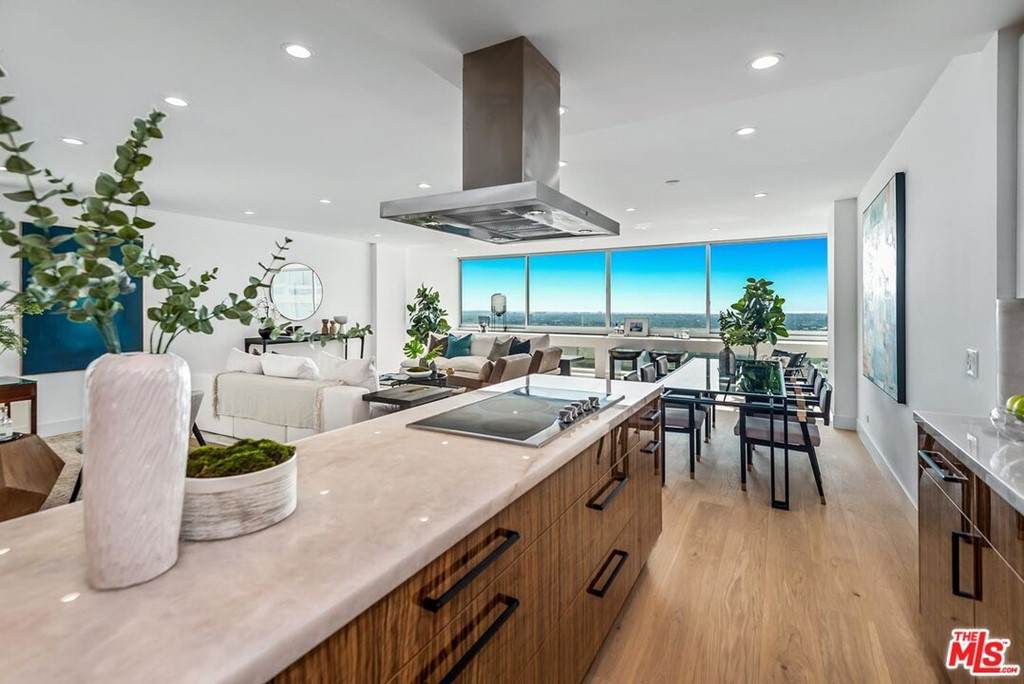 2222 Avenue Of The Stars - Photo 1