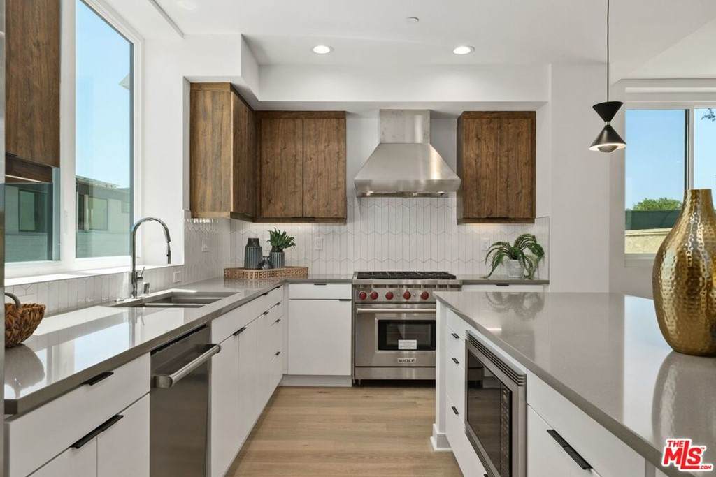 1011 Joels Place - Photo 1