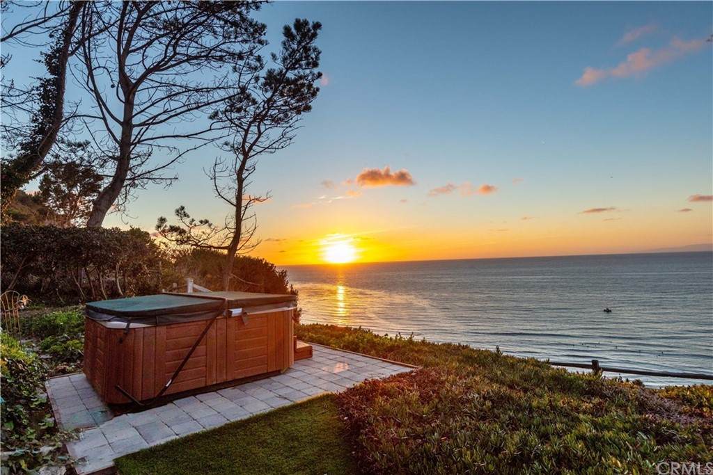1115 Palos Verdes Drive - Photo 1