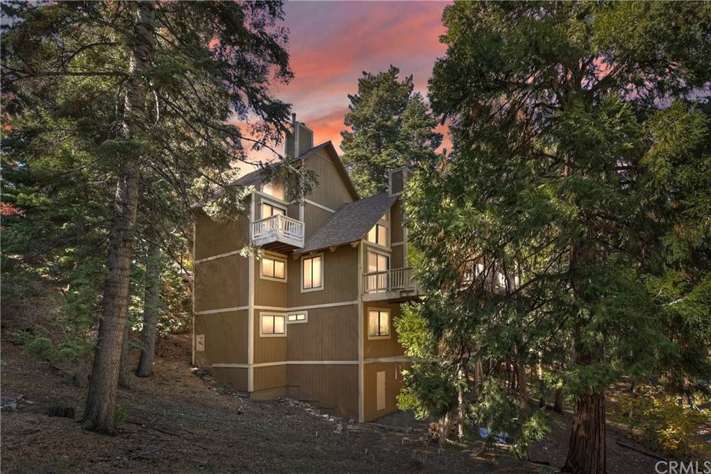 576 Pioneer Road - Photo 1