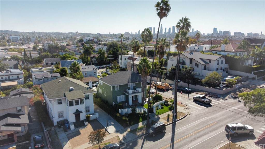 600 Normandie Avenue - Photo 1