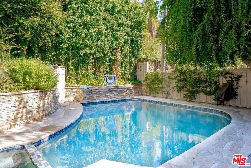 1806 Beverly Glen Boulevard - Photo 1