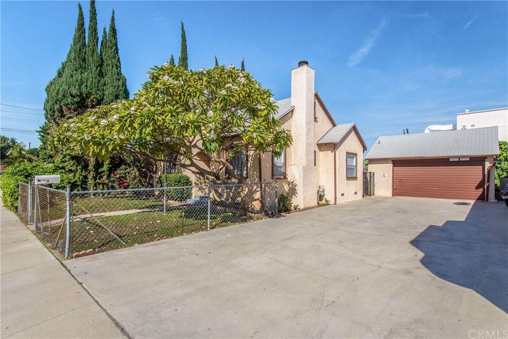 9741 Maple Street - Photo 1