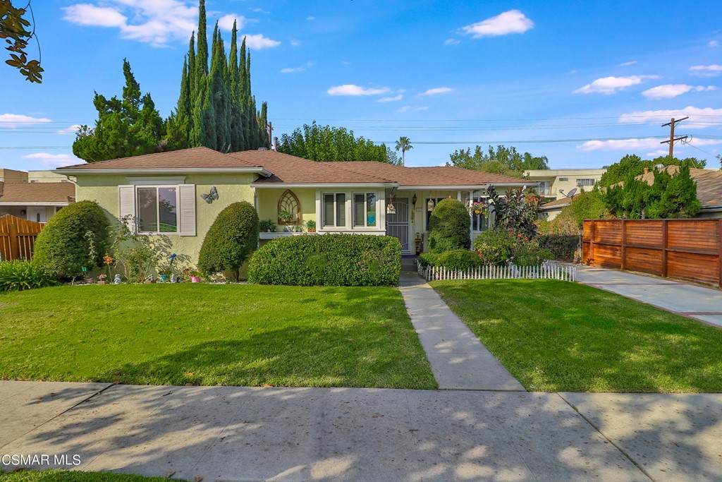 6163 Canby Avenue - Photo 1