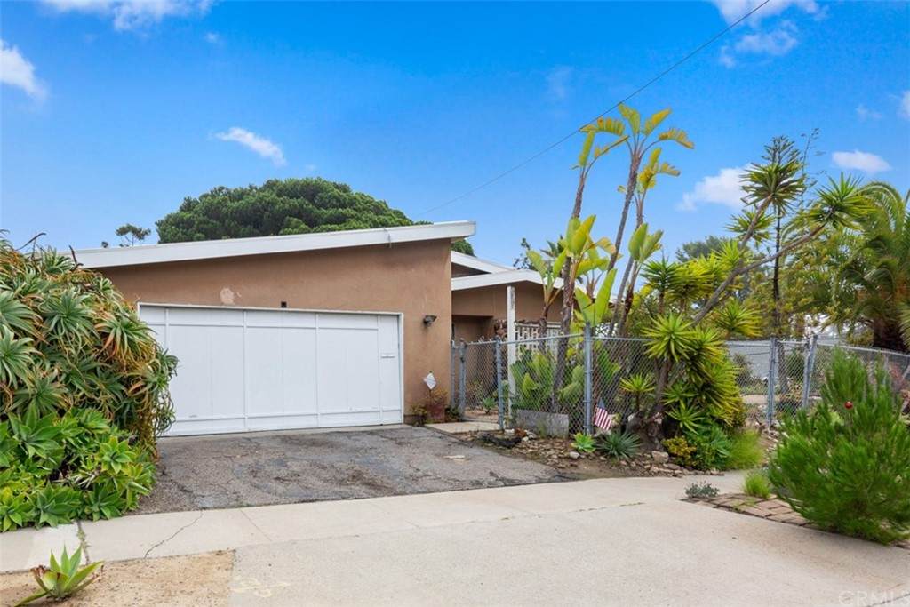 33602 Astoria Street - Photo 1