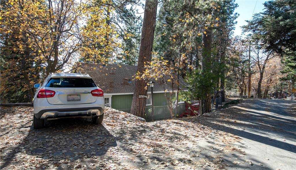2797 View Drive - Photo 1