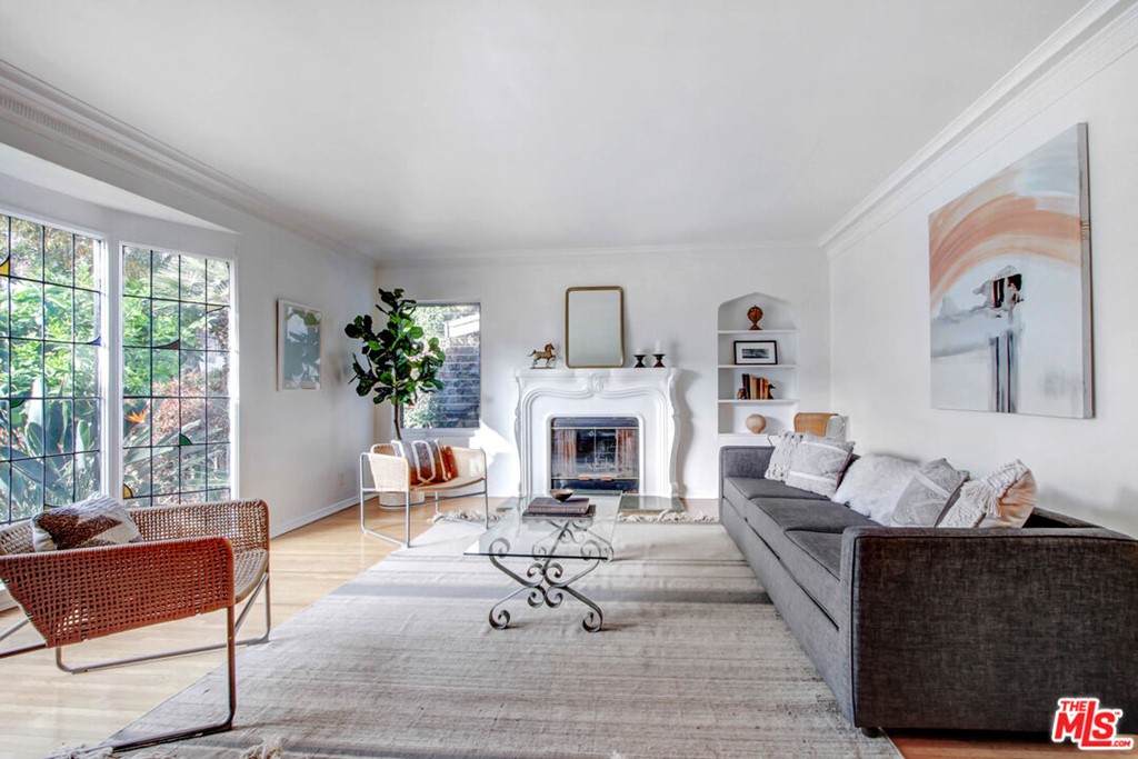 8021 Blackburn Avenue - Photo 1