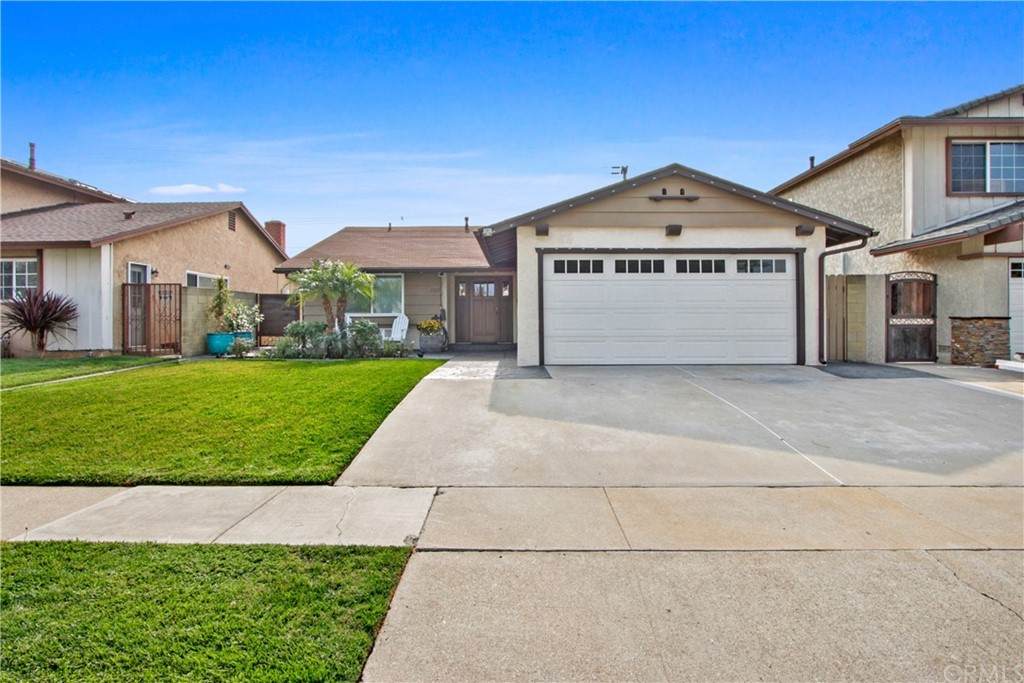 1322 Helmick Street - Photo 1