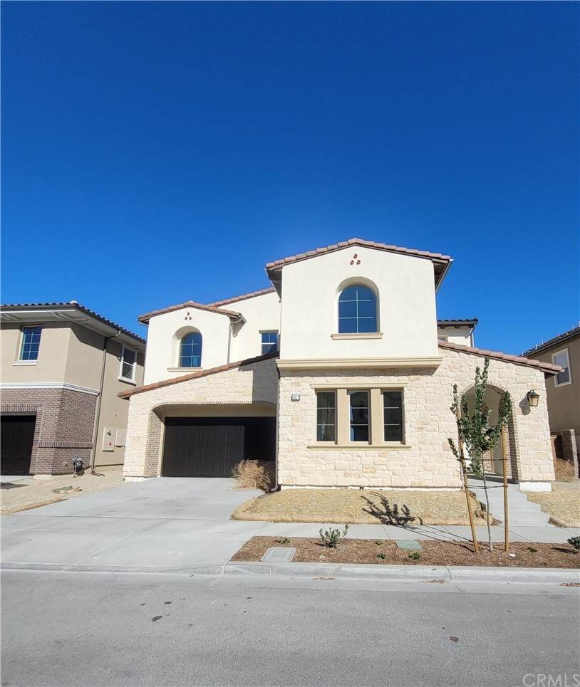 5617 Heritage Oak Drive - Photo 1