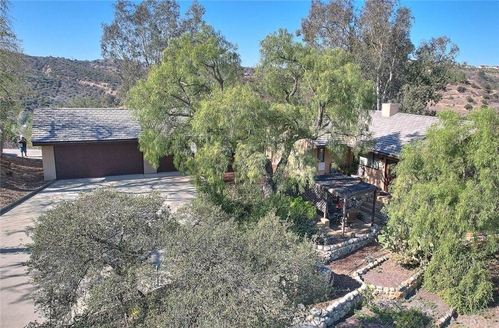 1225 Grand View Drive - Photo 1