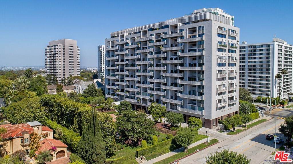10375 Wilshire Boulevard - Photo 1