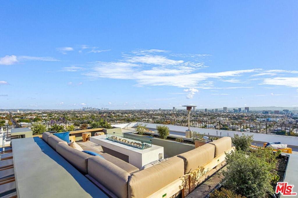 1100 Alta Loma Road - Photo 1
