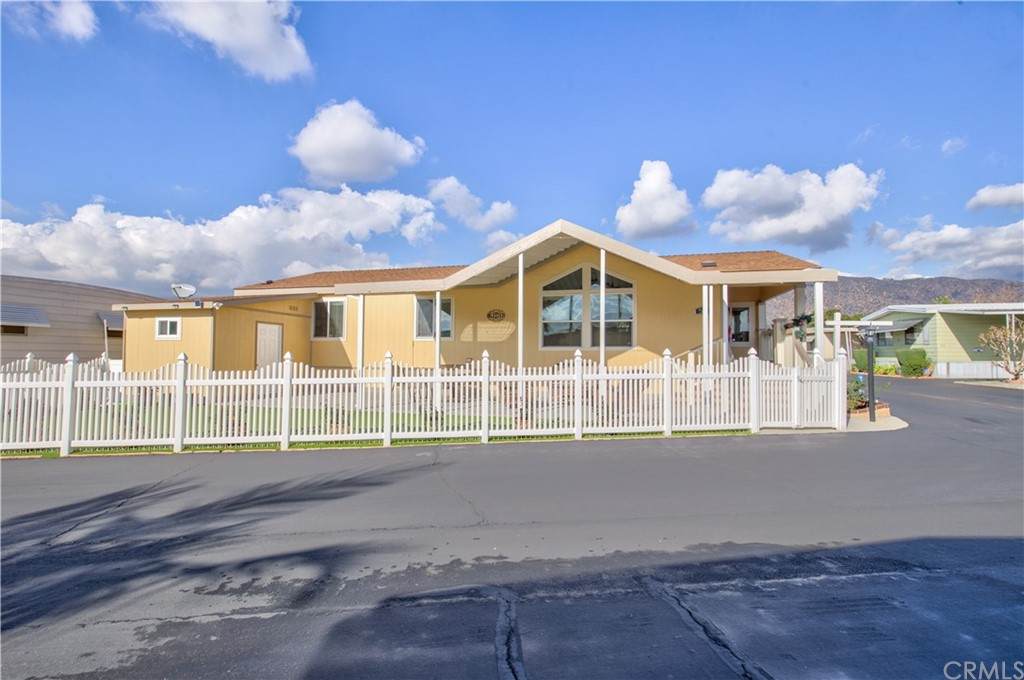 208 Barranca Avenue - Photo 1