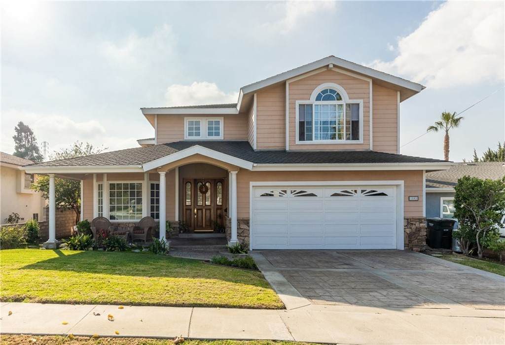 1502 Oak Avenue - Photo 1