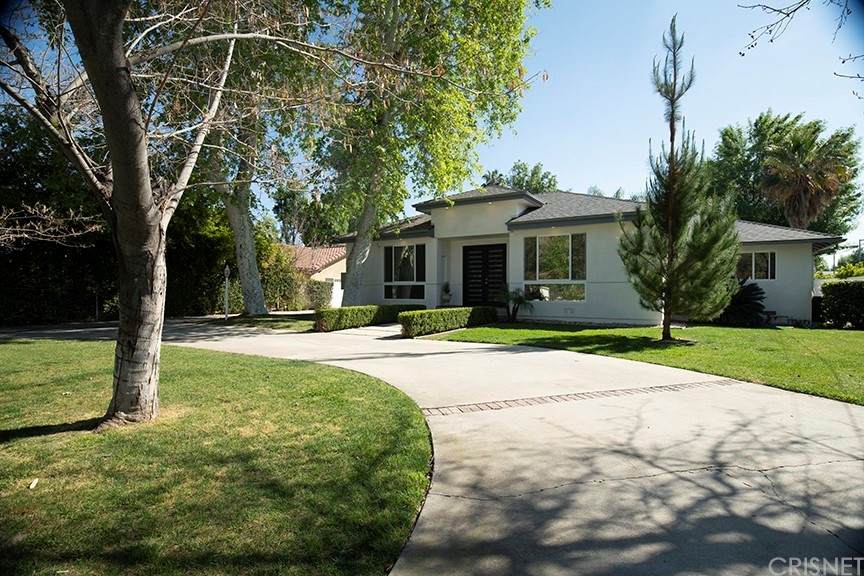 22904 Calvert Street - Photo 1