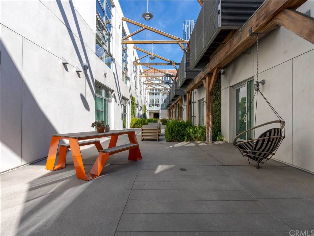 527 Molino Street - Photo 1
