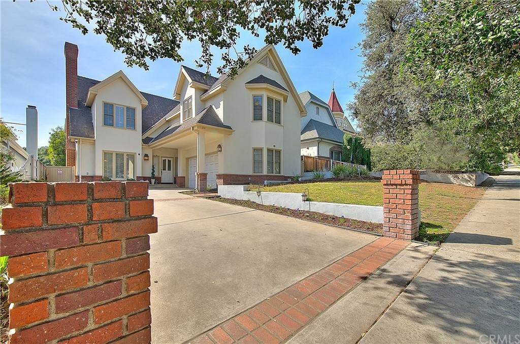 211 Lima Street - Photo 1