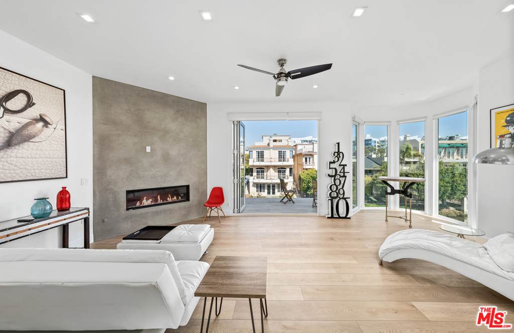 3511 Grand Canal - Photo 1