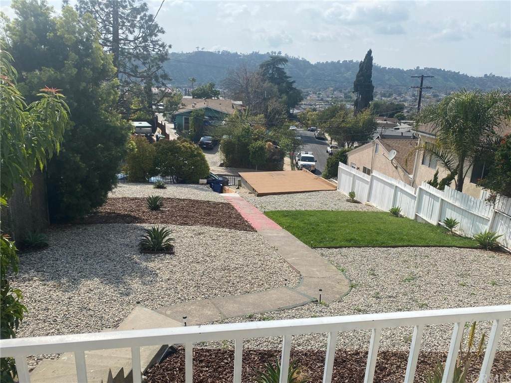 621 Isabel Street - Photo 1