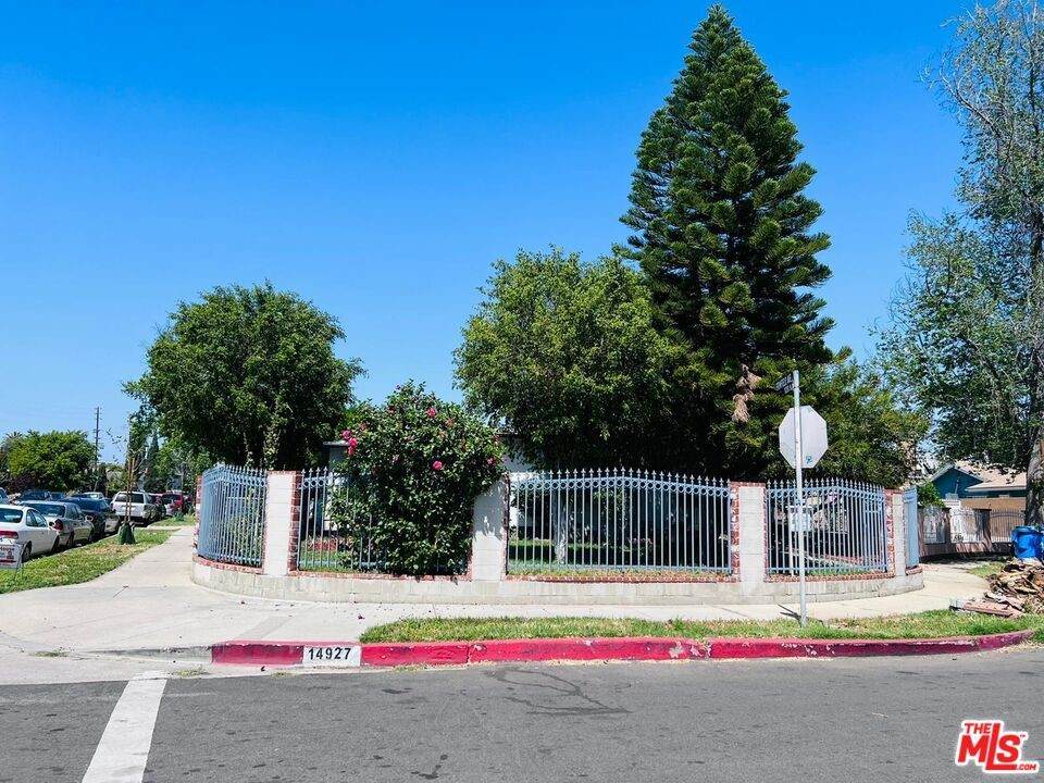 14927 Titus Street - Photo 1