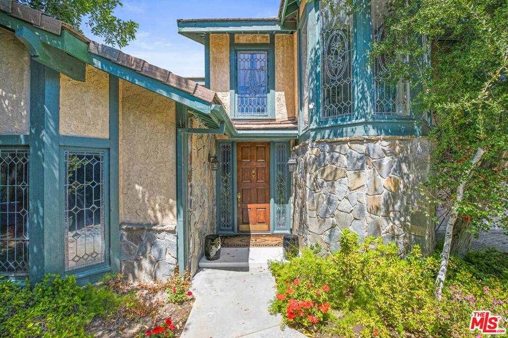 4949 Hayvenhurst Avenue - Photo 1