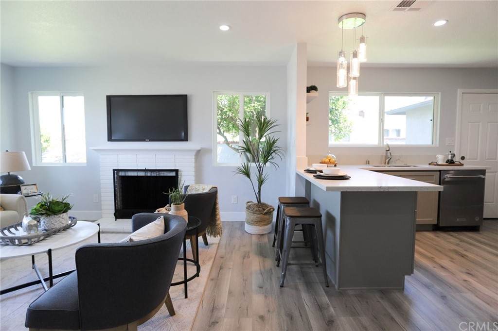 1038 Juniper Street - Photo 1