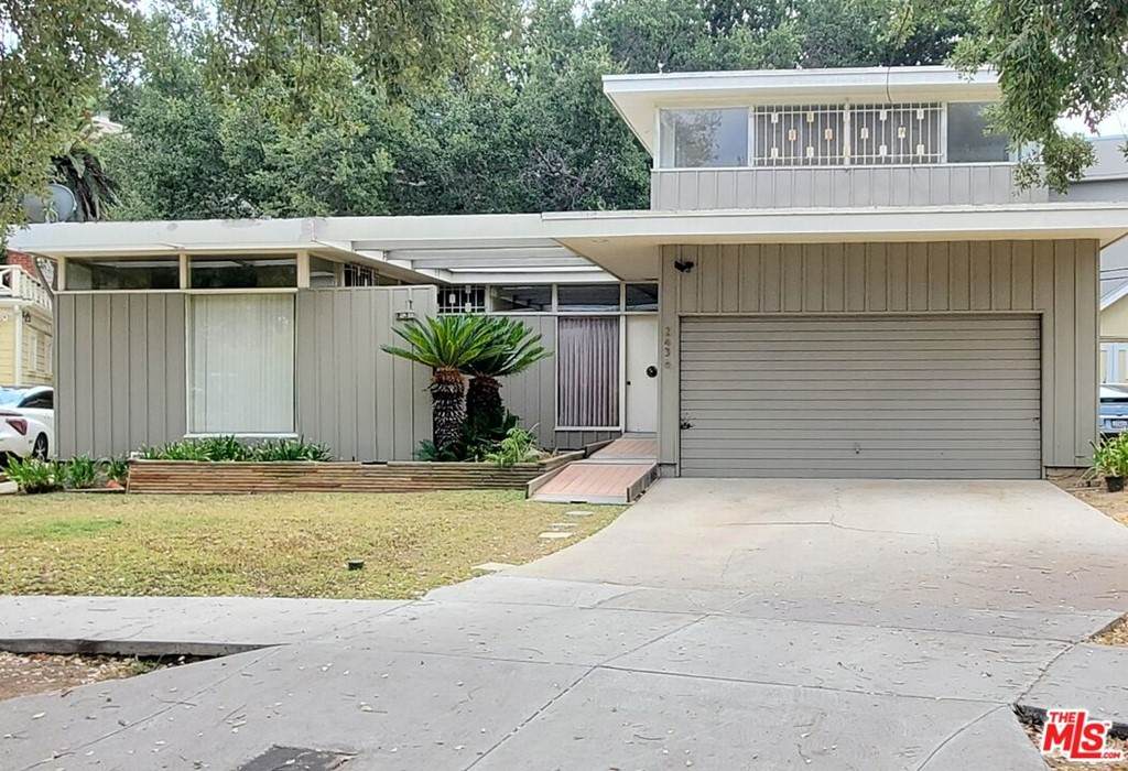 2436 Gramercy Parkway - Photo 1