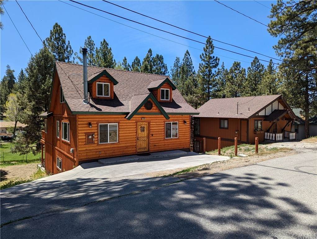 308 Eagle Drive - Photo 1