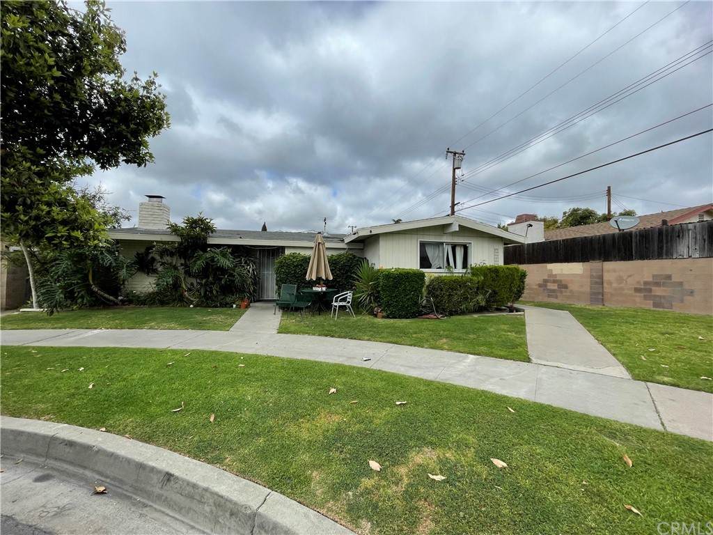 256 Holly Street - Photo 1