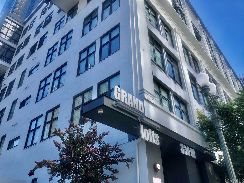1100 Grand Avenue - Photo 1