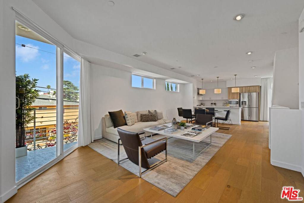 1242 Gordon Street - Photo 1