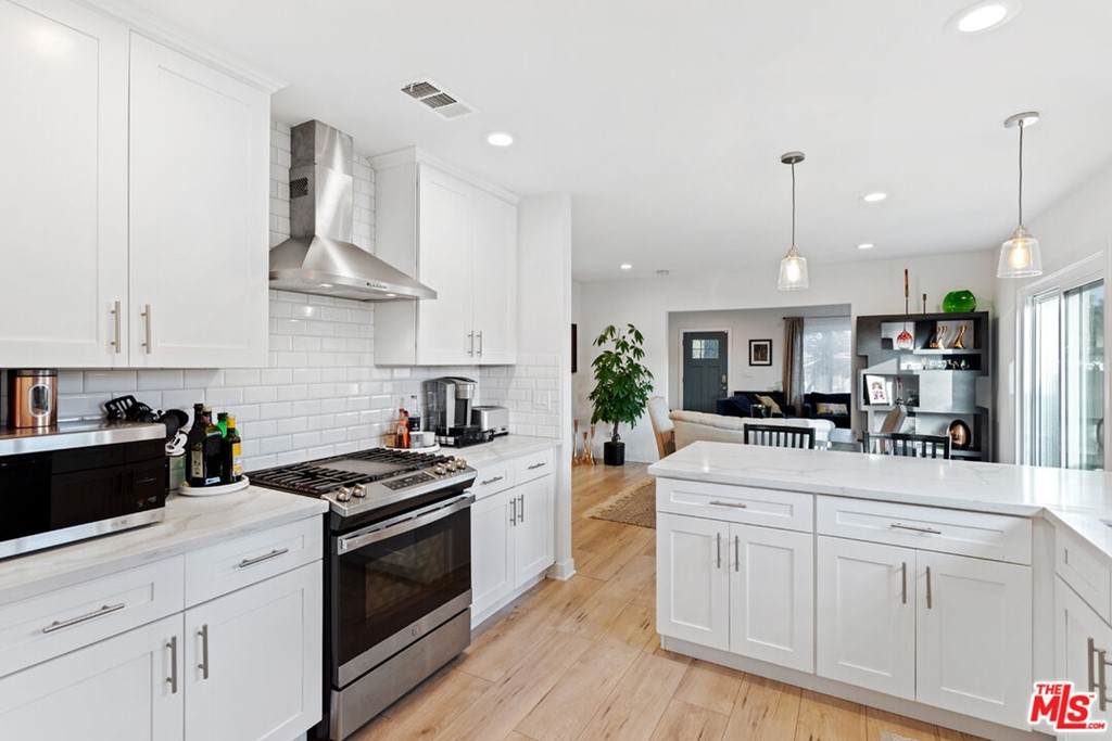 5473 7TH Avenue - Photo 1
