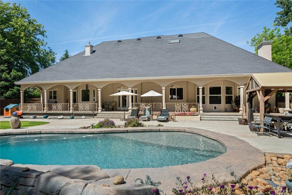 1000 Forest Avenue - Photo 1