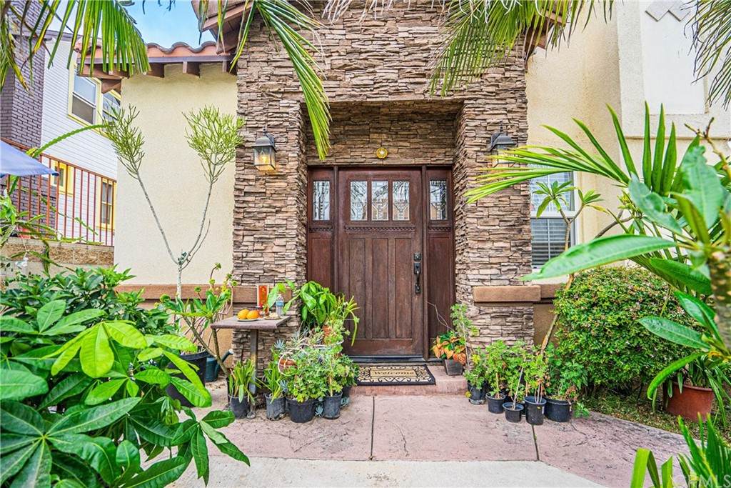 529 Orange Avenue - Photo 1