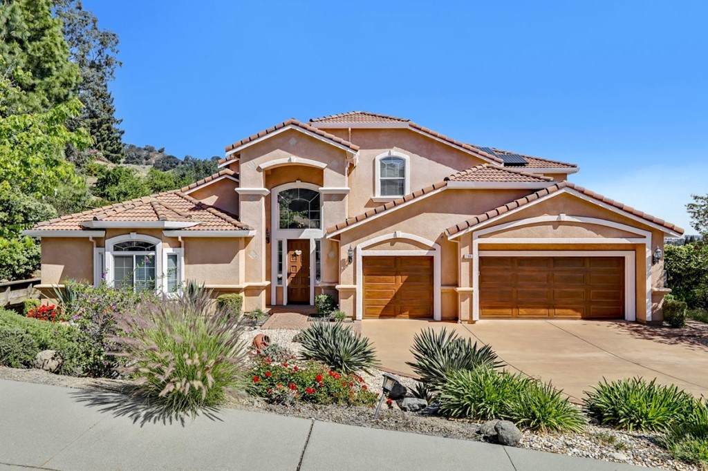 2166 Vineyard Hills Court - Photo 1
